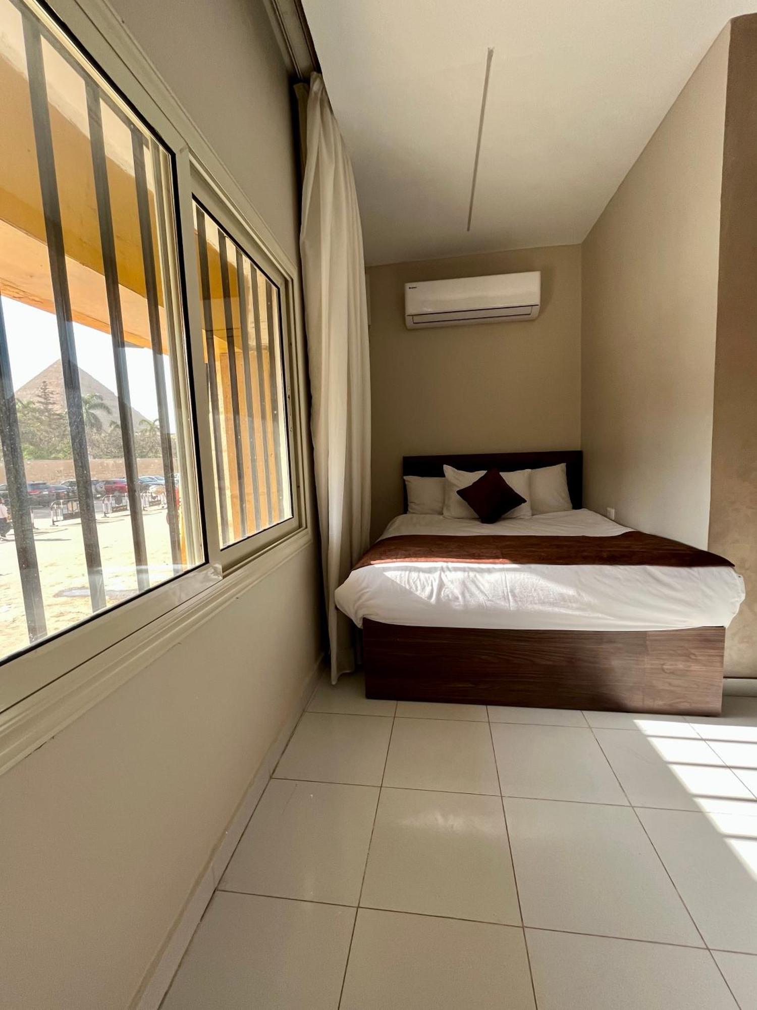 Shadow Pyramids Suites And Jacuzzi Kafrat al Jabal Екстер'єр фото