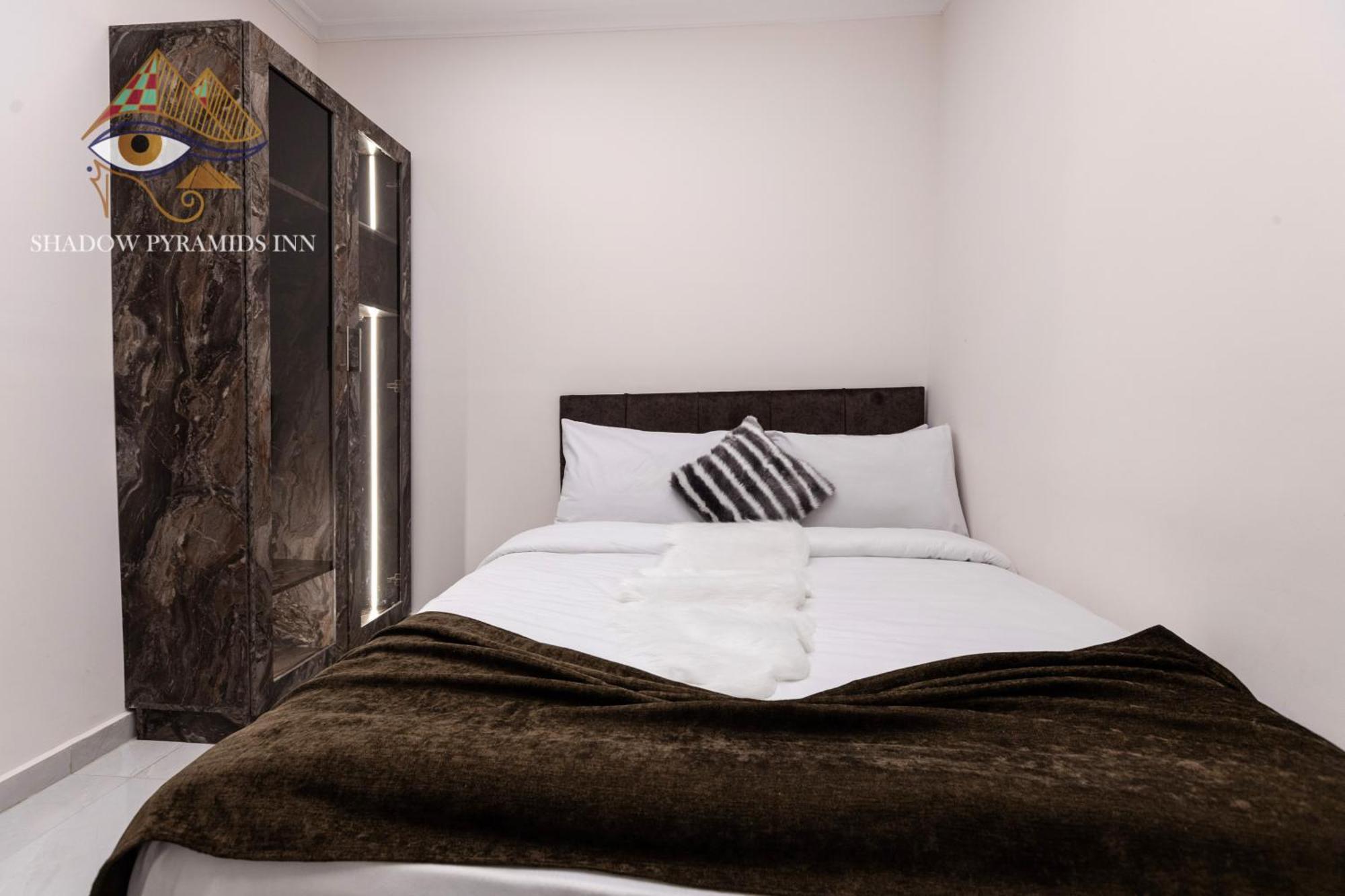 Shadow Pyramids Suites And Jacuzzi Kafrat al Jabal Екстер'єр фото