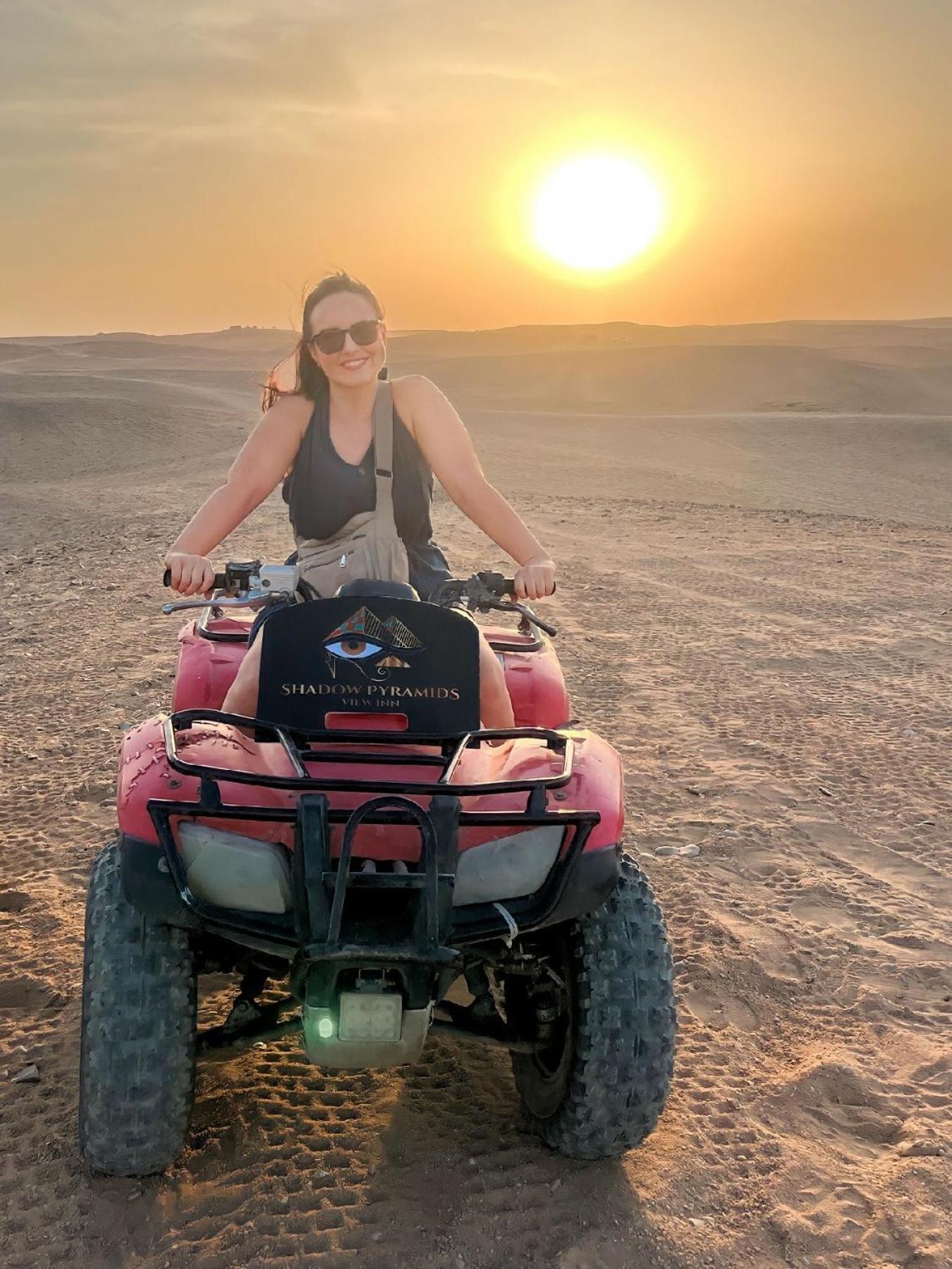 Shadow Pyramids Suites And Jacuzzi Kafrat al Jabal Екстер'єр фото