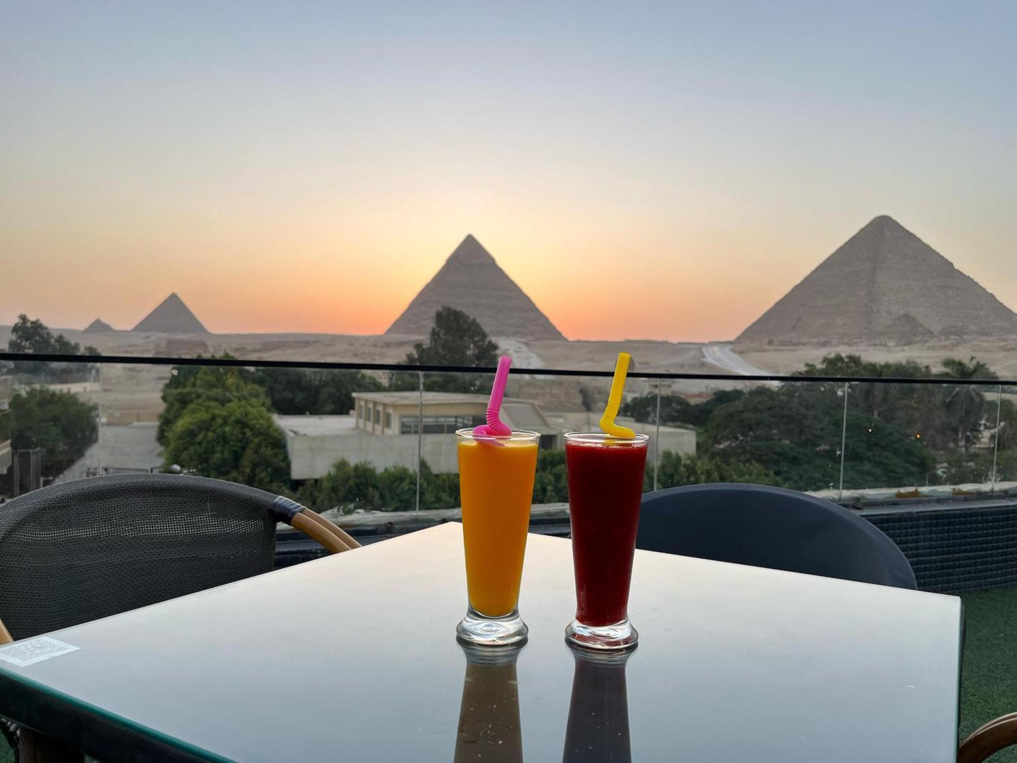 Shadow Pyramids Suites And Jacuzzi Kafrat al Jabal Екстер'єр фото