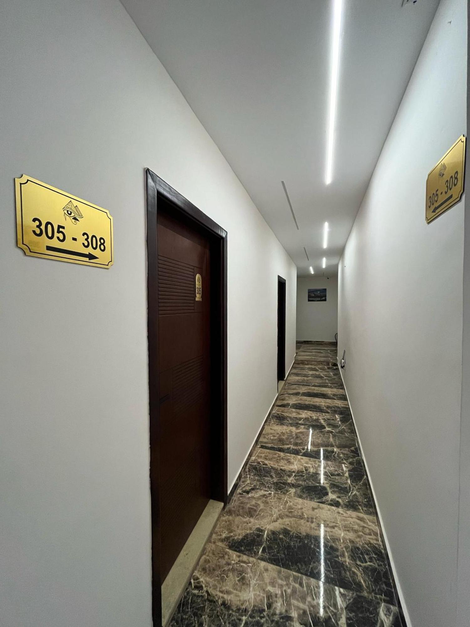 Shadow Pyramids Suites And Jacuzzi Kafrat al Jabal Екстер'єр фото